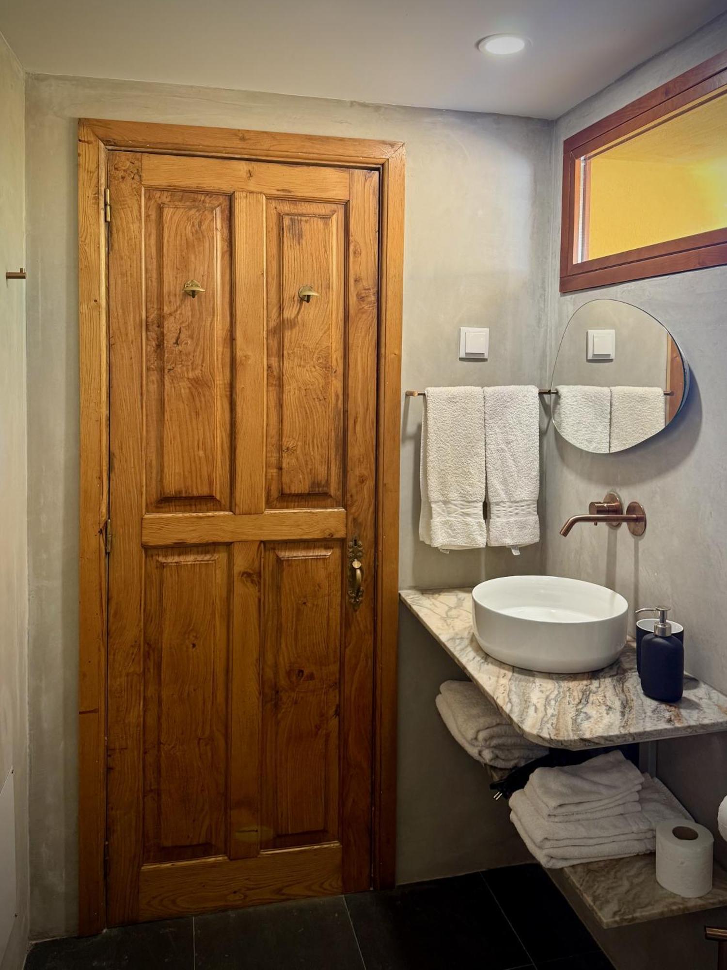 One-Bedroom Apartment Twin Bed