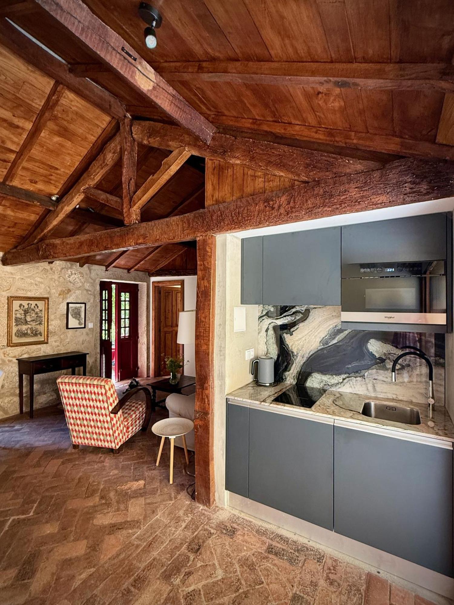 One-Bedroom Apartment Twin Bed