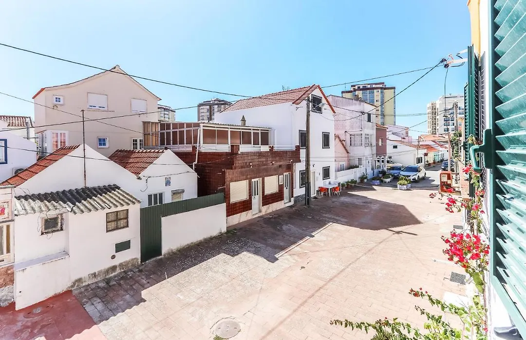 Vita Portucale ! Costa Caparica Triplex W/ Terrace-1