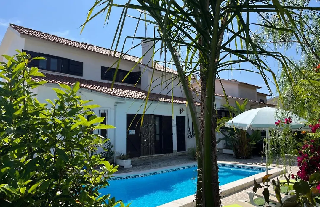 Casa Pausa Sesimbra Holiday Home-1
