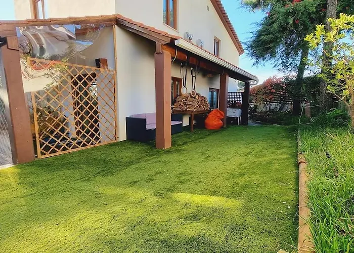 Moradia Em Cascais, Birre Em Zona De Pinhal