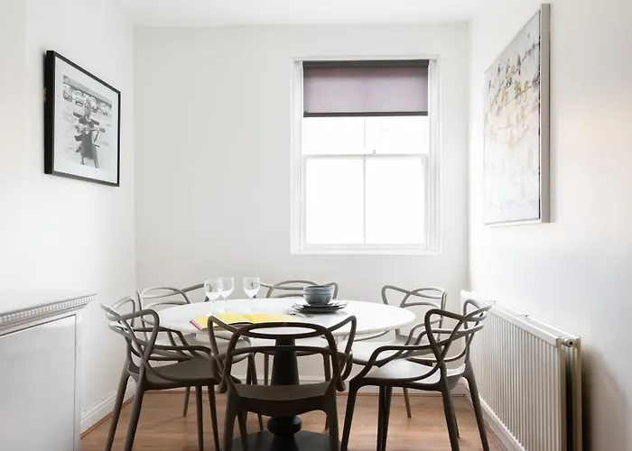 The Paddington Mews - Comfortable & Elegant 3Bdr Paddington House