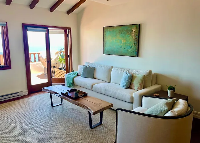 Ocean-View Hot Tub Escape In Catalina Island