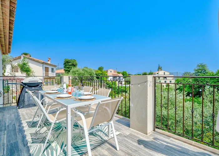Maison niçoise vue dégagée avec jacuzzi privatif