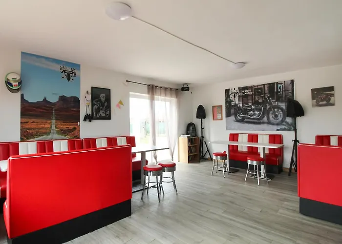 Villa In Villamuriel With Pool And Barbecue