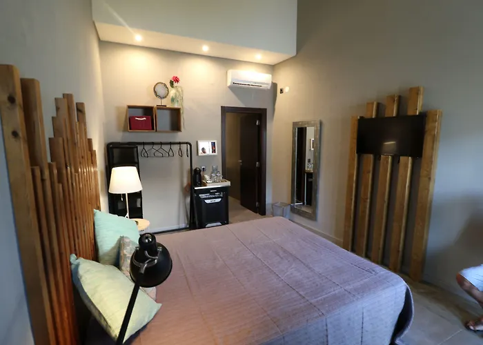  Lost & Found - Guesthouse & Suites