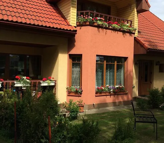 Lana House