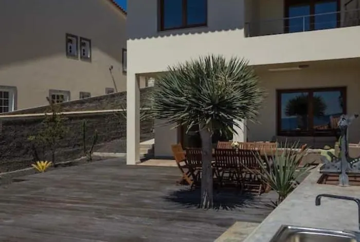 Cabine: 3-Bedroom Summer Villa